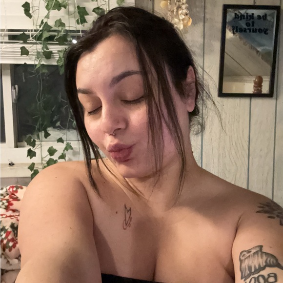 Meet your Posher, Kristina - Picture 2 of 3